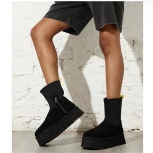 UGG Dipper Black Platform Winter Boots